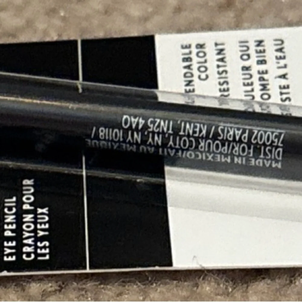 COVERGIRL Perfect Blend By Perfect Point Plus Eye Pencil #100 Basic Black new
